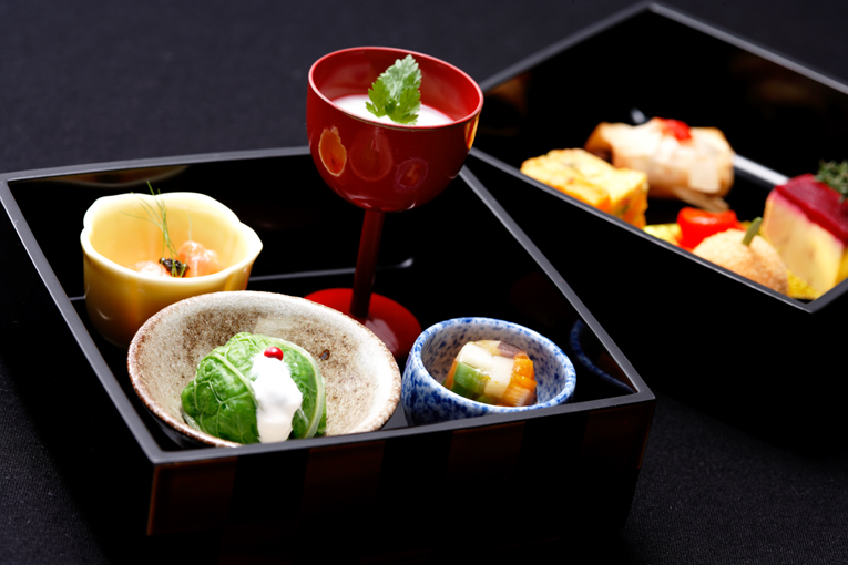 子羊のロティまたは近江牛の炭焼きを選べる肉料理コース　7,500円