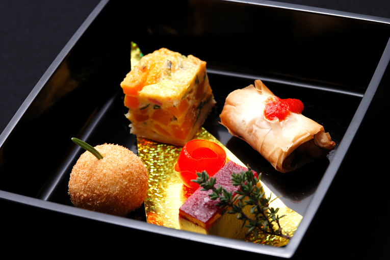 子羊のロティまたは近江牛の炭焼きを選べる肉料理コース　7,500円