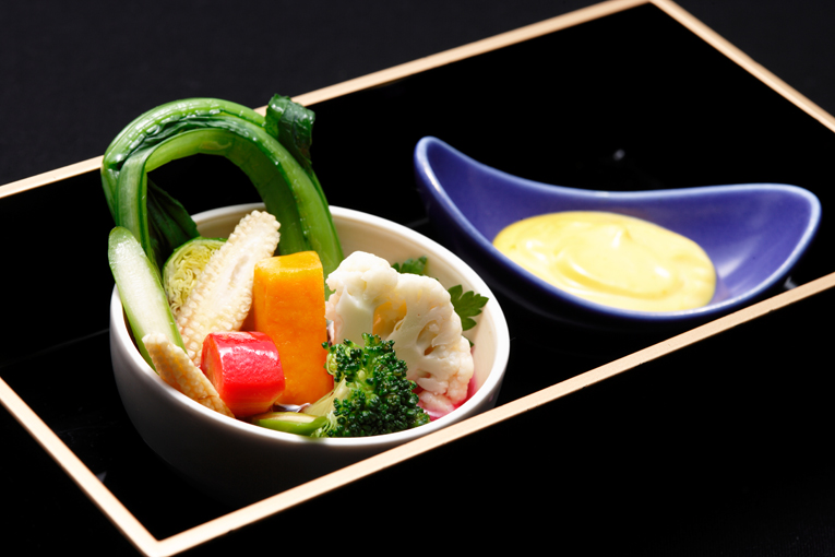 子羊のロティまたは近江牛の炭焼きを選べる肉料理コース　7,500円