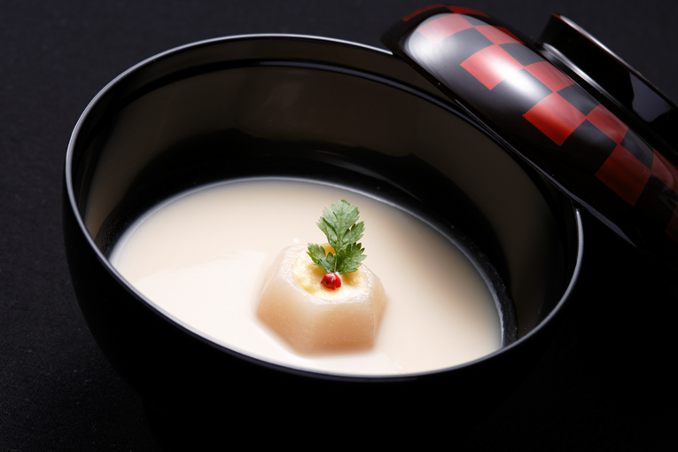 子羊のロティまたは近江牛の炭焼きを選べる肉料理コース　7,500円