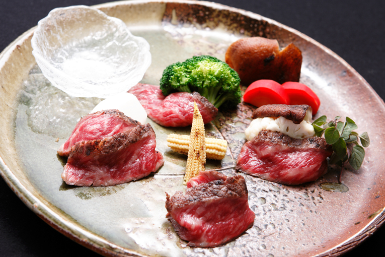 「魚」と「肉」のどちらも味わえる 全５品 魚・肉料理コース　4,000円コース